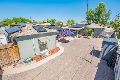 Exterior - 2221 W Mitchell Dr, Phoenix, AZ 85015 photo 2 of 10