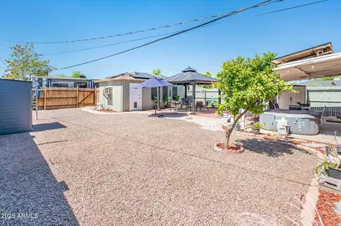 Exterior - 2221 W Mitchell Dr, Phoenix, AZ 85015 photo 6 of 10