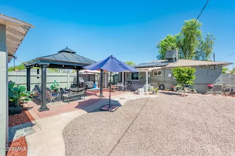 Exterior - 2221 W Mitchell Dr, Phoenix, AZ 85015 photo 5 of 10