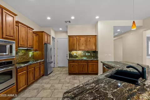 Kitchen - 4528 E Donato Dr, Gilbert, AZ 85298 photo 2 of 5