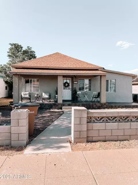 914 E 16th St, Douglas, AZ 85607