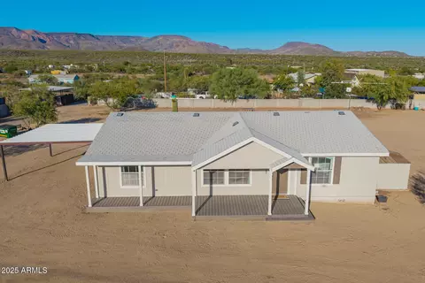 46715 N 13th Ave, New River, AZ 85087