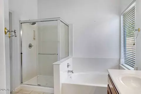 Bath - 592 W Harvard Ave, Gilbert, AZ 85233 photo 3 of 4
