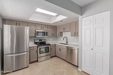 2846 N 46th Ave #9, Phoenix, AZ 85035 photo 7