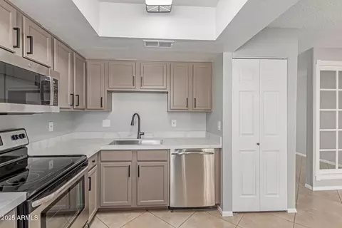 2846 N 46th Ave #9, Phoenix, AZ 85035 photo 8