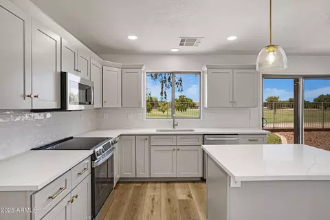 1236 S Boulder St #C, Gilbert, AZ 85296