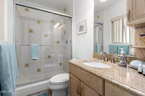 Bath - 2843 E Captain Dreyfus Ave, Phoenix, AZ 85032 photo 2 of 2