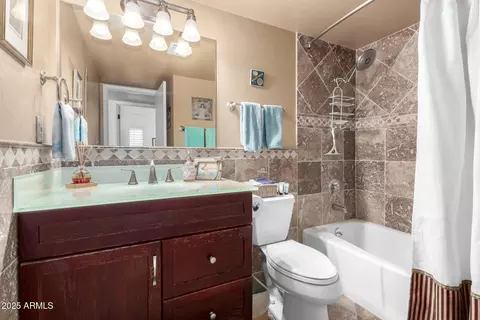 Bath - 2843 E Captain Dreyfus Ave, Phoenix, AZ 85032 photo 1 of 2