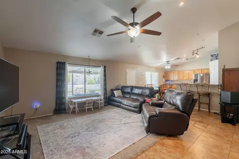 823 N 81st St, Mesa, AZ 85207 photo 5