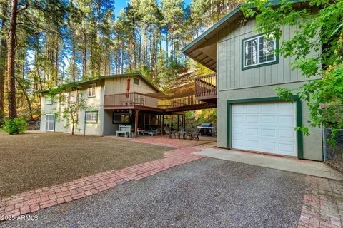 8475 S Breezy Pine Rd, Mayer, AZ 86333