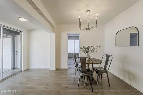 Dining - 1616 E Pecan Rd, Phoenix, AZ 85040 photo 2 of 5