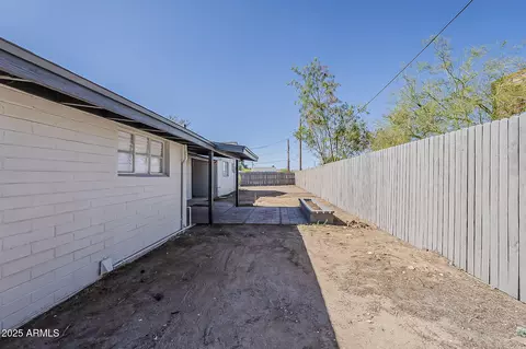Exterior - 1616 E Pecan Rd, Phoenix, AZ 85040 photo 8 of 10