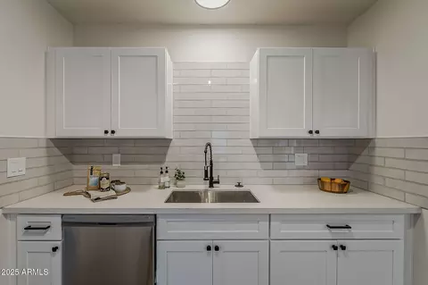 Kitchen - 1616 E Pecan Rd, Phoenix, AZ 85040 photo 3 of 5