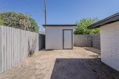 Exterior - 1616 E Pecan Rd, Phoenix, AZ 85040 photo 7 of 10