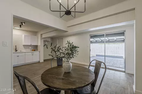 Dining - 1616 E Pecan Rd, Phoenix, AZ 85040 photo 4 of 5