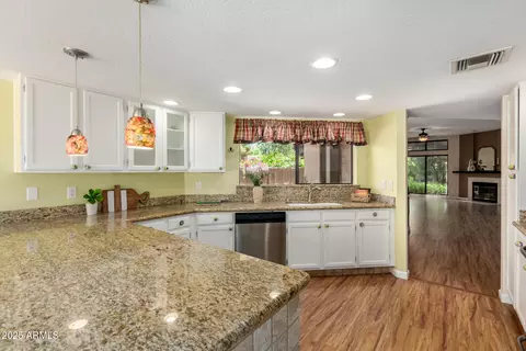 4135 E Altadena Ave, Phoenix, AZ 85028 photo 9