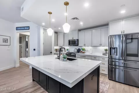 120 E Rio Salado Pkwy #101, Tempe, AZ 85281