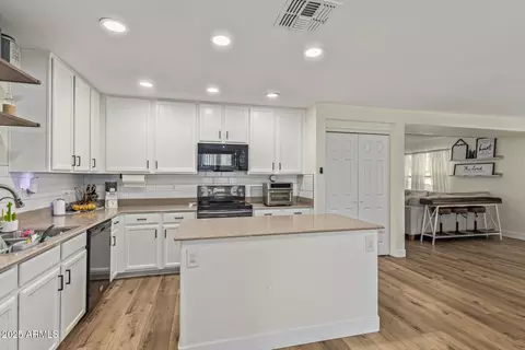 Kitchen - 3064 E Michelle Way, Gilbert, AZ 85234 photo 4 of 4