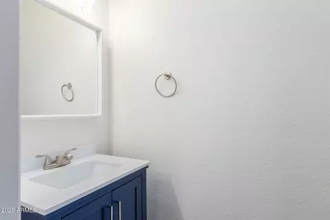 Bath - 3064 E Michelle Way, Gilbert, AZ 85234 photo 3 of 5