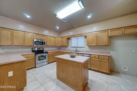 14 E Kaniksu St, Apache Junction, AZ 85119 photo 8