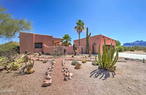 14 E Kaniksu St, Apache Junction, AZ 85119 photo 3