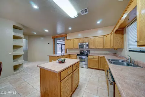 14 E Kaniksu St, Apache Junction, AZ 85119 photo 7