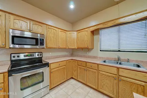 14 E Kaniksu St, Apache Junction, AZ 85119 photo 9