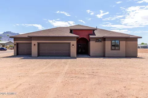 2009 S Raindance Rd, Apache Junction, AZ 85119