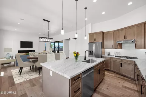 553 W Cavalry Rd, New River, AZ 85087