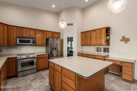 Kitchen - 1935 E Seminole Dr, Phoenix, AZ 85022 photo 4 of 4