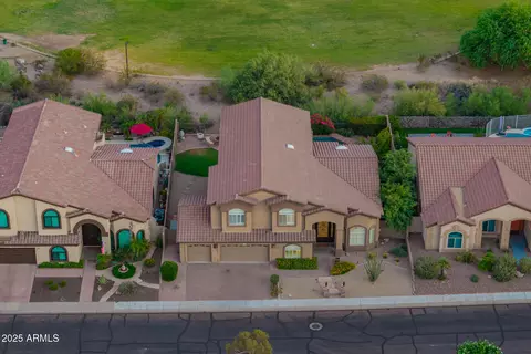 View/Area - 1935 E Seminole Dr, Phoenix, AZ 85022 photo 8 of 14