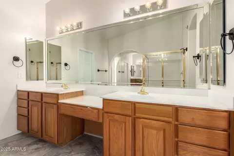 Bath - 1935 E Seminole Dr, Phoenix, AZ 85022 photo 1 of 5