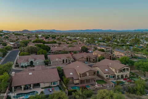 View/Area - 1935 E Seminole Dr, Phoenix, AZ 85022 photo 10 of 14