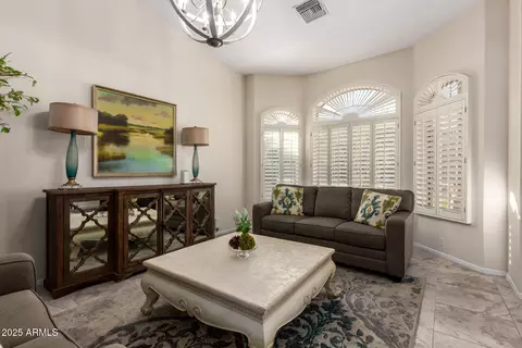 Living - 1935 E Seminole Dr, Phoenix, AZ 85022 photo 2 of 3