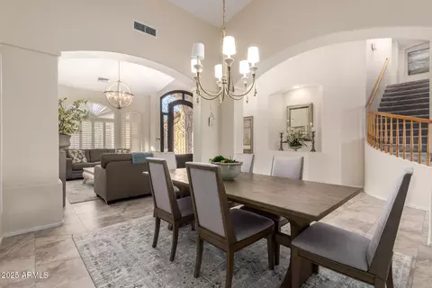 Dining - 1935 E Seminole Dr, Phoenix, AZ 85022 photo 2 of 3