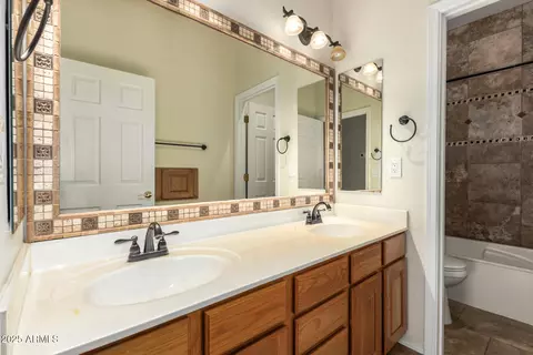 Bath - 1935 E Seminole Dr, Phoenix, AZ 85022 photo 3 of 5