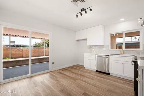 Kitchen - 2331 E Delgado St, Phoenix, AZ 85022 photo 5 of 5