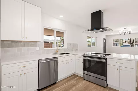 Kitchen - 2331 E Delgado St, Phoenix, AZ 85022 photo 3 of 5