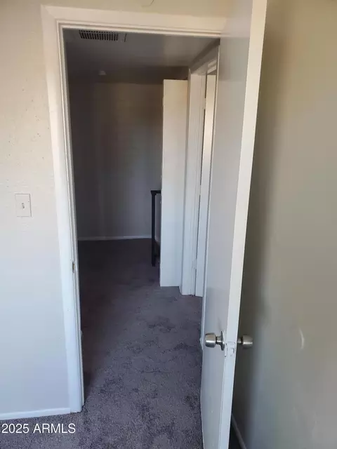 Entry Way - 4236 S 46th Pl, Phoenix, AZ 85040 photo 2 of 3