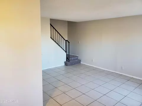 Living - 4236 S 46th Pl, Phoenix, AZ 85040 photo 2 of 3