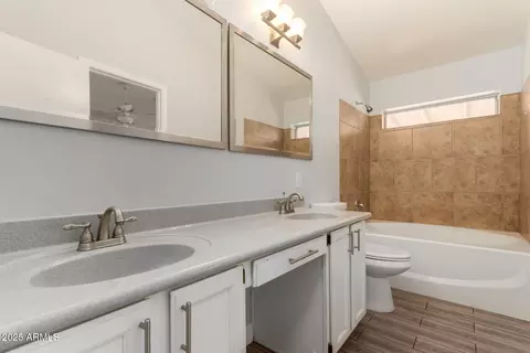 Bath - 19802 N 3rd Ave, Phoenix, AZ 85027 photo 2 of 2
