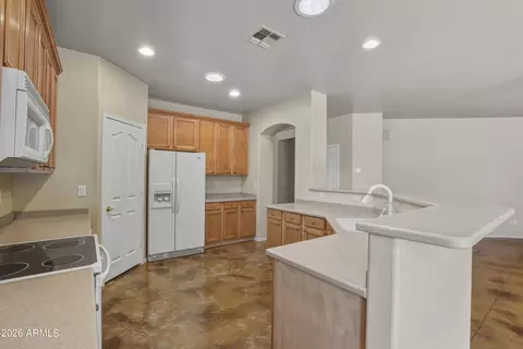 Kitchen - 3147 E Vallejo Dr, Gilbert, AZ 85298 photo 4 of 4