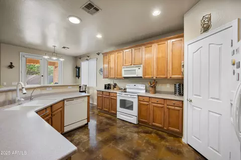 Kitchen - 3147 E Vallejo Dr, Gilbert, AZ 85298 photo 1 of 4