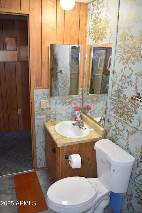 Bath - 401 E Timber Dr, Payson, AZ 85541 photo 1 of 6