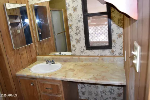 Bath - 401 E Timber Dr, Payson, AZ 85541 photo 3 of 6