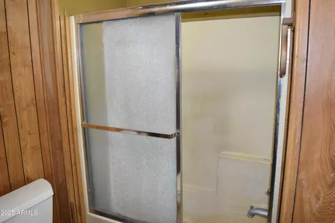 Bath - 401 E Timber Dr, Payson, AZ 85541 photo 5 of 6