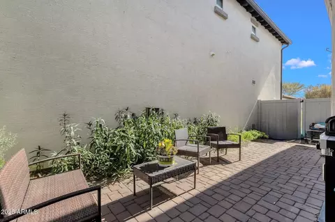 Exterior - 3863 S Posse Trl, Gilbert, AZ 85297 photo 5 of 26