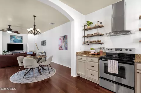 Kitchen - 3863 S Posse Trl, Gilbert, AZ 85297 photo 2 of 3