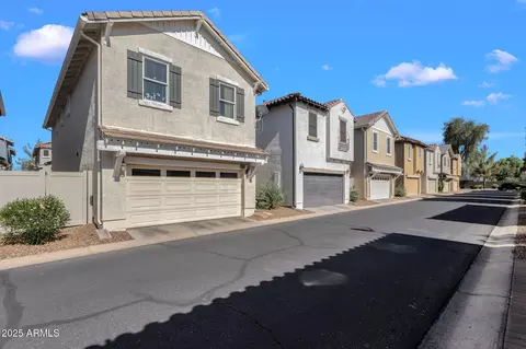 Exterior - 3863 S Posse Trl, Gilbert, AZ 85297 photo 7 of 26