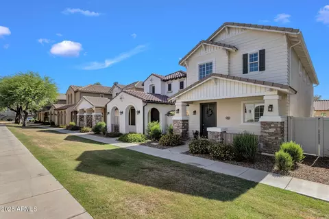Exterior - 3863 S Posse Trl, Gilbert, AZ 85297 photo 2 of 26